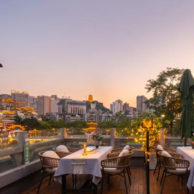 Yicai Jiaxiu Meisu Hotel (Guiyang Dashizi Jiaxiu Building) Các khách sạn gần Công viên Hebin