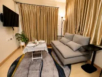 Central Comfy Airy - Condos