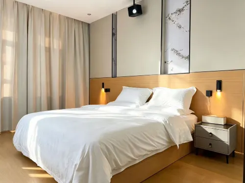 One Plus One Light Luxury Hotel - 2 estrellas