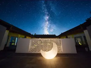 花築・銀川星星索民宿（看見賀蘭演芸小鎮鎮北堡西部影城）