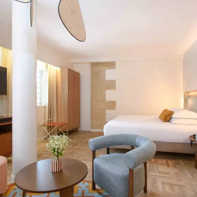 Hotel Rotonde Hotels near Promenade de la Torse