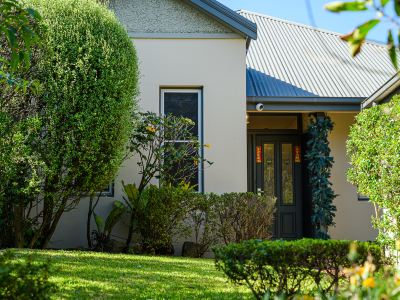 Charming Detached in North Sydney /3BR 3BA /Parking/Metro