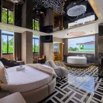MANTO HOTEL Các khách sạn gần Quận 9