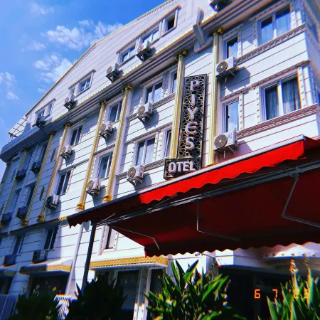 Piyes Otel