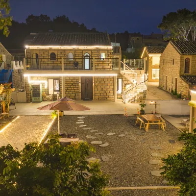 Zhenshan Linghai Hillowav Homestay (Tannan Bay Beach) Hotels near Pingtan Qisha Beach Tent
