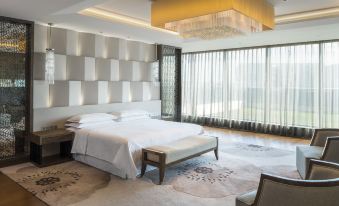 Sheraton Changchun Jingyuetan Hotel