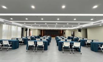 Huayi Selected Hotel (Rizhao High tech Zone Talent Store)