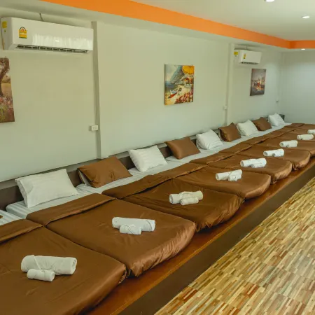 Apinya Resort Bangsarey Отели рядом с достопримечательностью «Кхао Чи Чан»