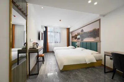 Ruining Hotel ( Xiangyang Gucheng North Street Branch) Hotel in zona Xiangyang Ancient Town