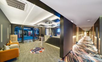 ReMAX Remai E-sports Hotel (Ningbo University of Finance and Economics Lishe Airport)