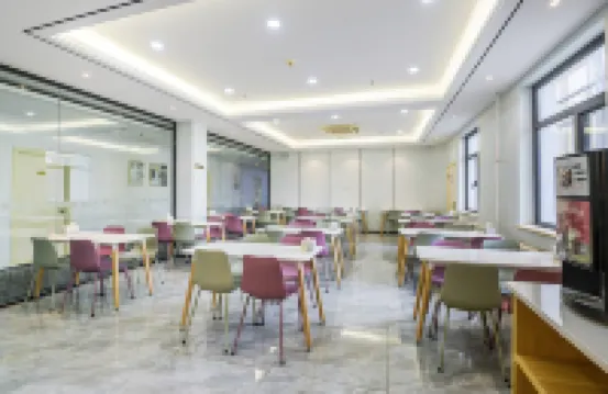 Three Station Hotel (Railway Station Bus Station)