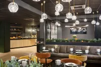Hôtel & Spa le Maury, Vannes, the Originals Boutique - breakfast