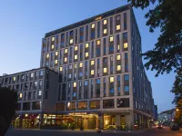 Meliá Düsseldorf Hotels near Robert Schumann Saal