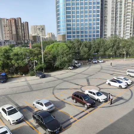Korla Qiancheng Hotel (Qiancheng Yipin Food Street)
