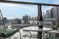 Melbourne Lifestyle Apartments - Best Views on Collins - Gym