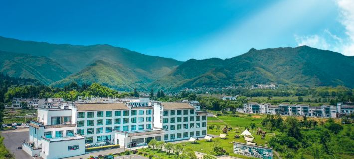 Yilong An'yun Hongcun  Wild Luxury Resort Hotels in Yixian