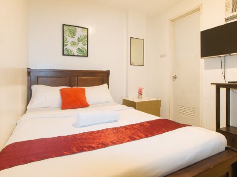 Nearest Hostel Pasay City by RedDoorz