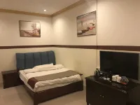 Guangning Huaxia Business Hotel