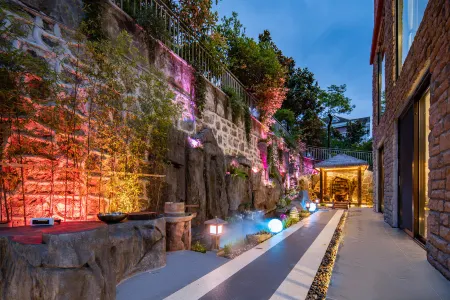 Fairy Mountain Zhiqi Designer Bieyuan Отели рядом с достопримечательностью «Three Natural Bridges»