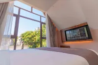 Homeinn Plus Hotel (Deyang Wuzhou Plaza Performing Arts Center) - balcony