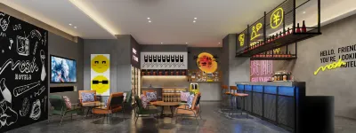 Mcsrh麥嘉·拾趣酒店（貴陽噴水池地鐵站店） 鄰近貴陽小吃博物館（貴陽國貿新印1950店）的酒店