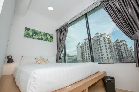 Homy Seafront Hostel