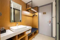 Homeinn Selected Hotel (Tieling Railway Station) Hotels near Shineway Frozen Fresh Meat (Xinhai Garden Northeast)