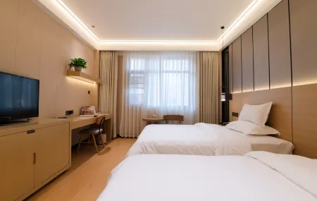 Sunshine Beach Holiday Hotel Отели рядом с достопримечательностью «Tonglushan ancient copper mine»