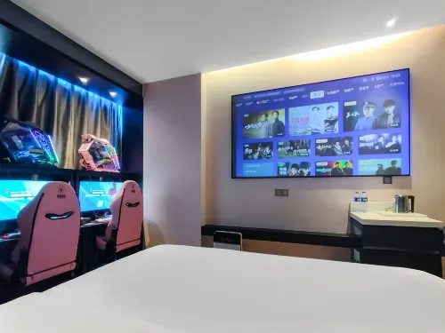 Yue TA x e-sports Hotel (Bai Yun Gang Bei Lu shop)
