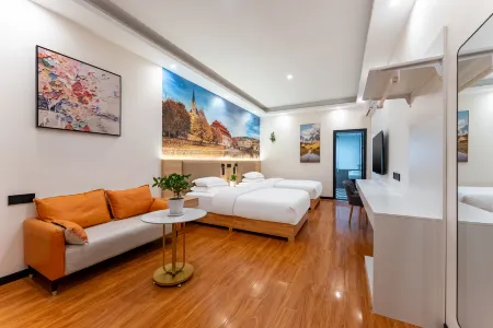 Floral Hotel · Xiangyi Hotel Отели рядом с достопримечательностью «Interception Memorial Garden»