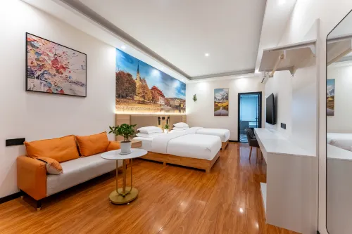 Floral Hotel · Xiangyi Hotel - pemandangan pegunungan