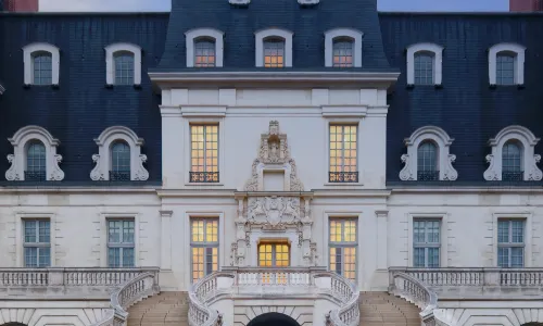 Louis Castle Sycamore Hotel