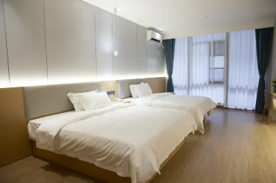 Xia Ri He Hua Hotel (Jingzhou Railway Station) Hotels in 
