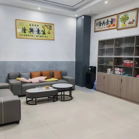 Funing Huayue Theme Hotel