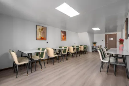 Cuckoo selection hotel (Kunming South Station Lianda Street Subway Station Store)
