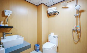 Hello Hotel (Xuzhou Railway Station SUNINNG plaza Shop)
