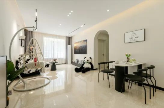 66PANDA（Panda Base） Hotel in zona Panda Breeding and Research Base