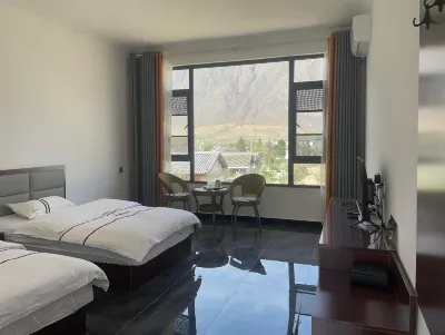 Tiger Leaping Gorge Chinese Inn Hotels near Shangri-La Tiger Leaping Gorge