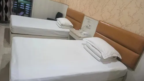 Yingshang 588 Business Hotel