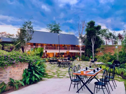 ROSE วิลล่า & รีสอร์ต - บา วี