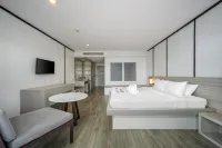 Andamantra Resort and Villa Phuket - Balkon