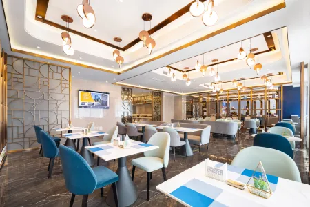 Yitel Collection Hotel (Zhuanghe Municipal Government Xiangyang Road) Отели рядом с достопримечательностью «Zhuanghe Station Lingdong Station»