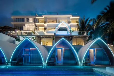 bgSeaview Hotel at this time of the world Отели рядом с достопримечательностью «Tianyazhen»