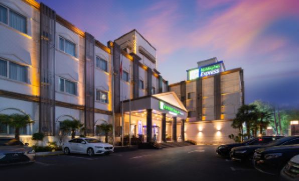 Holiday Inn Express Shanghai Pujiang Lianhang Road by IHG