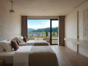 Lugu Lake Qingchen Sanshe Lakeside Hotel