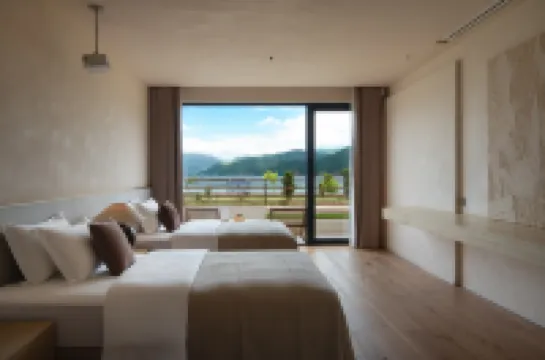 โรงแรมริมทะเลสาบชิงเฉิน ซานเช่ ทะเลสาบลู่กู