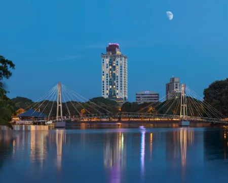 Cinnamon Red Colombo Hotels in Colombo