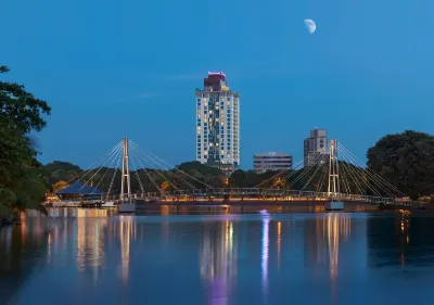 Cinnamon Red Colombo Hotels near Fort