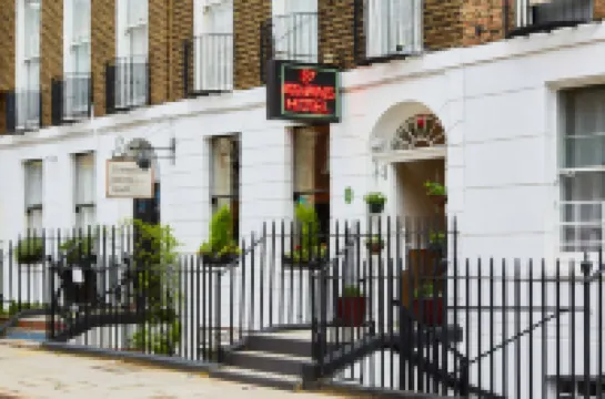 St Athans Hotel Отели рядом с достопримечательностью «Сент-Джеймс»