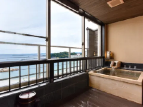 Hotel Sanrakuso Hotels near Shirahama Minzoku Onsen Museum